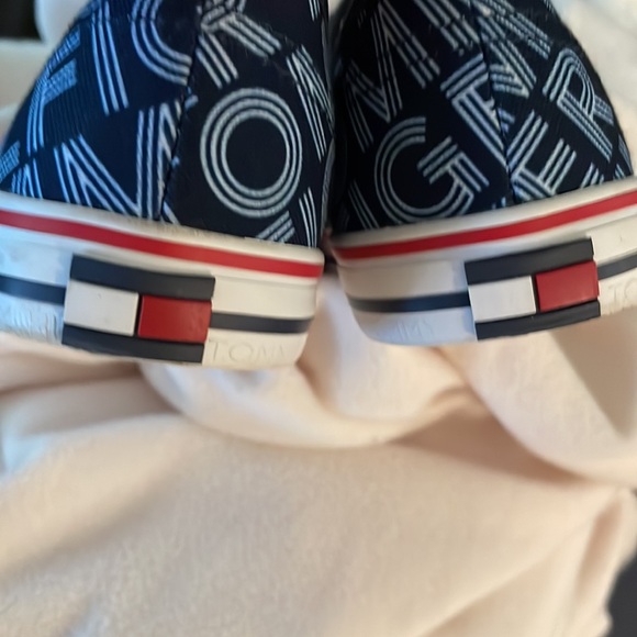 Tommy Hilfiger lace up sneakers - Picture 8 of 8